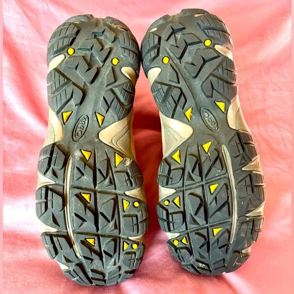 🥾EUC Oboz Waterproof Hiking Boots, Women’s size 10.5 (taupe w/ grey) - Picture 3 of 8